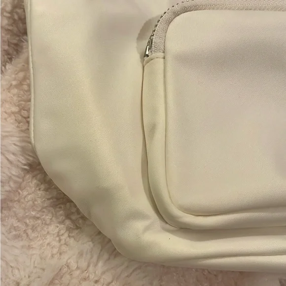 Tory Burch Virginia Bucket Bag - Picture 7 of 10